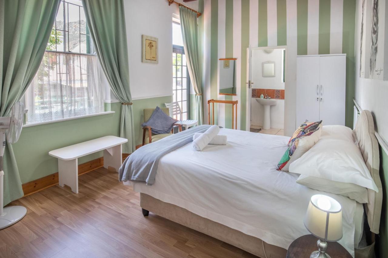 Koo Karoo Guest Lodge And Self Catering モンタギュー エクステリア 写真