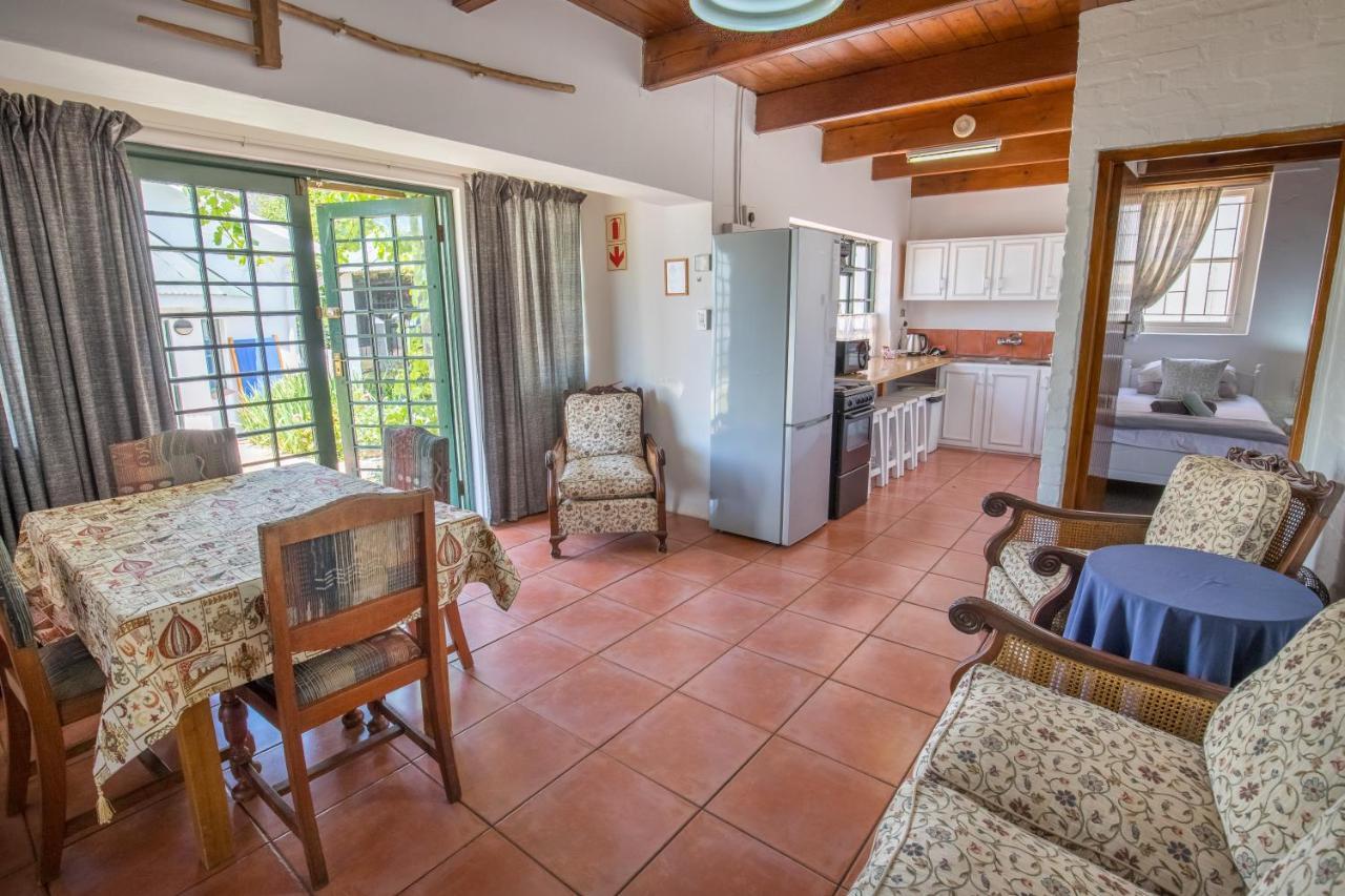 Koo Karoo Guest Lodge And Self Catering モンタギュー エクステリア 写真