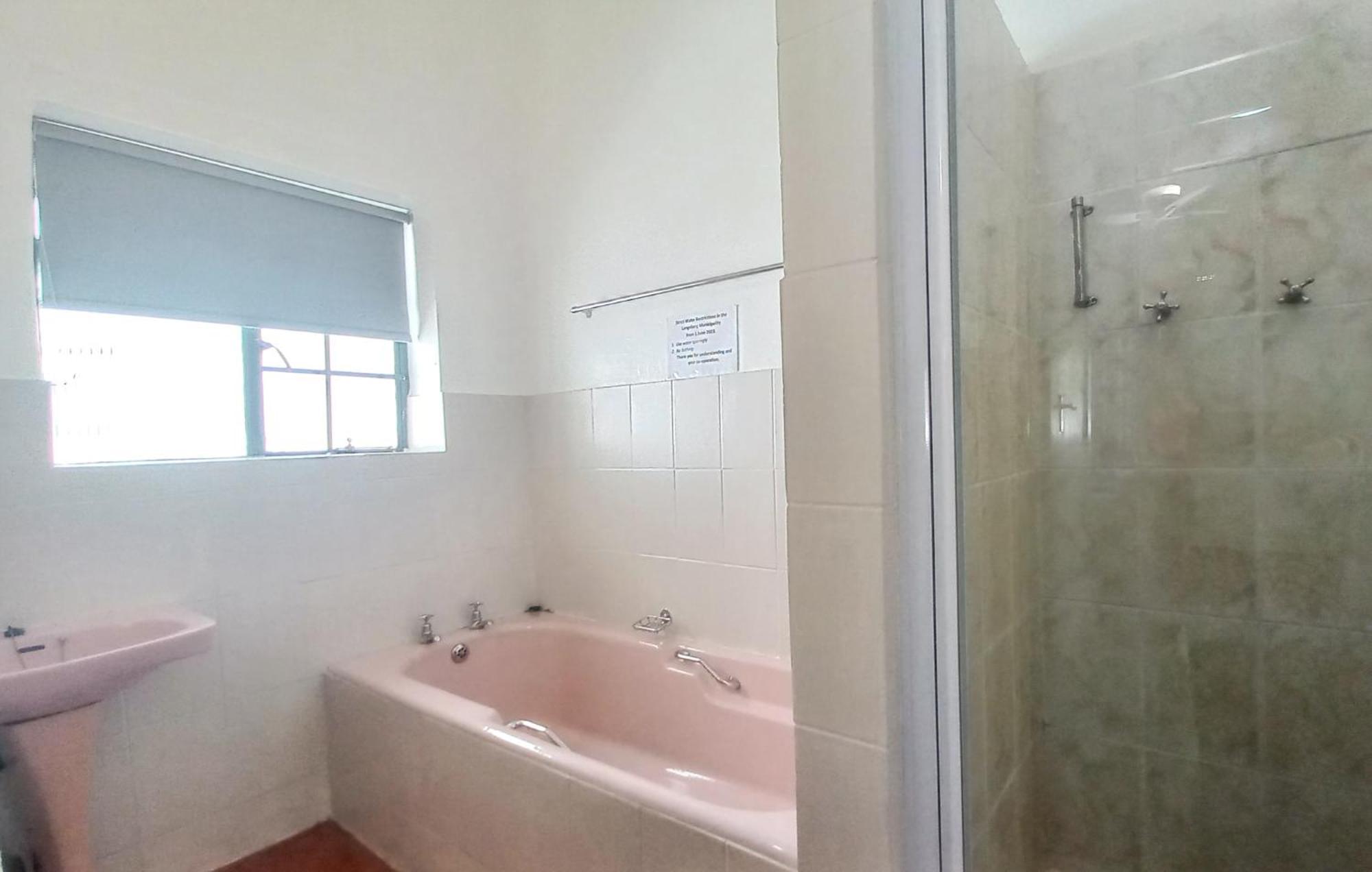 Koo Karoo Guest Lodge And Self Catering モンタギュー エクステリア 写真