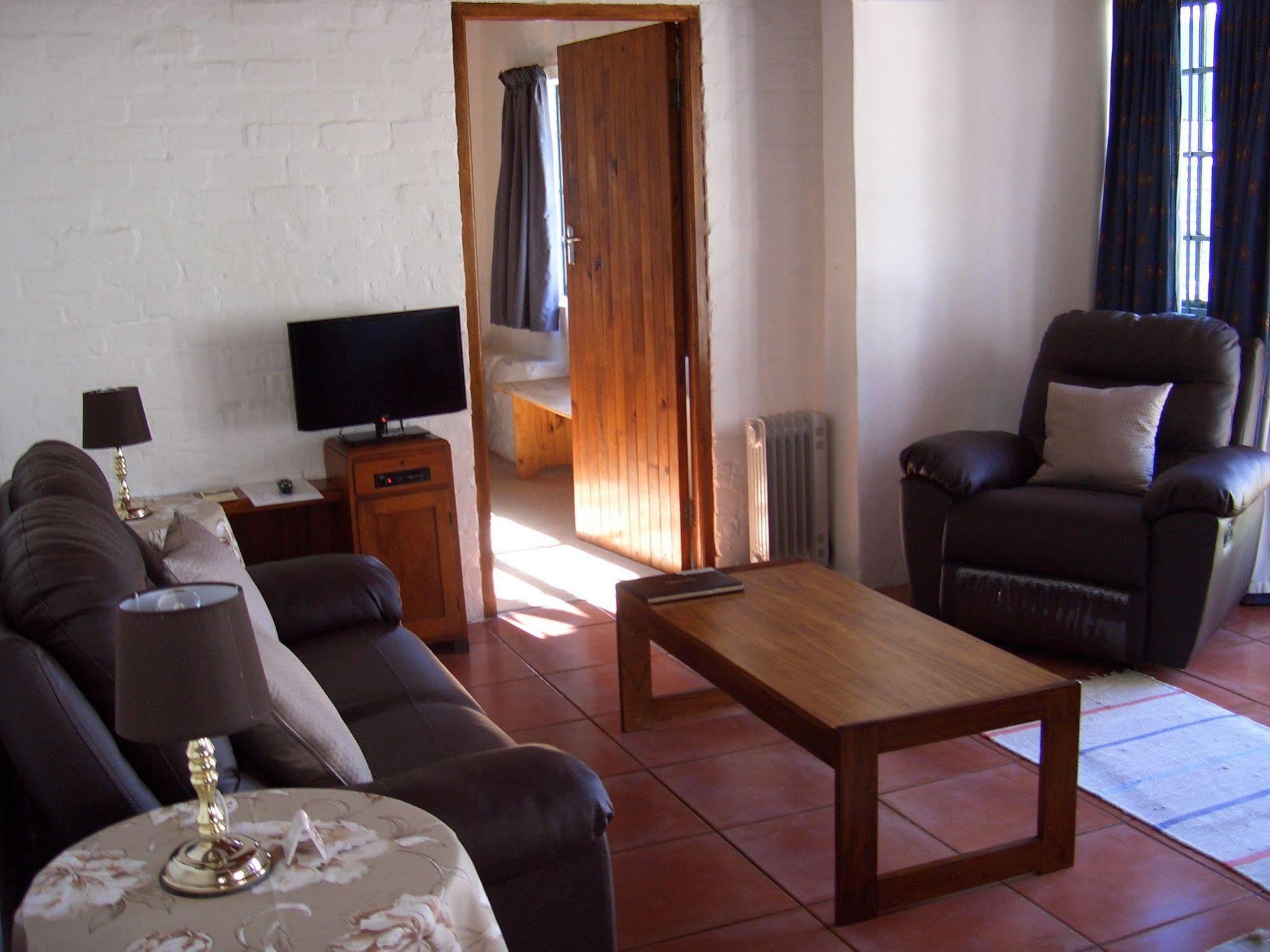 Koo Karoo Guest Lodge And Self Catering モンタギュー エクステリア 写真